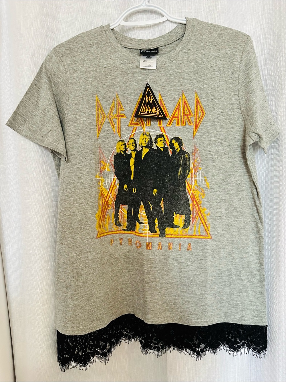 Def Leppard Band Tee - unique lace design